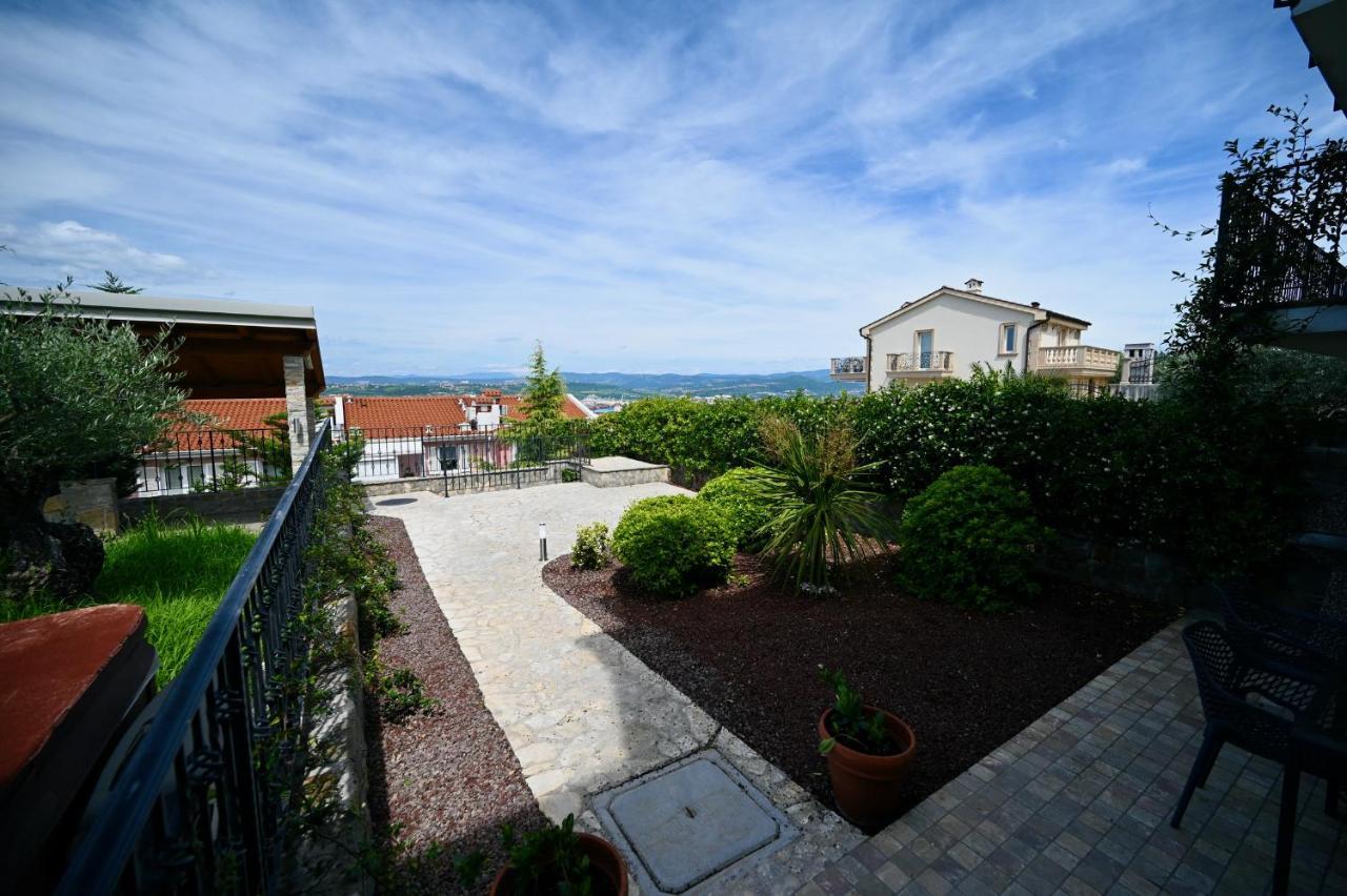 Sea Star Apartment Capodistria Esterno foto